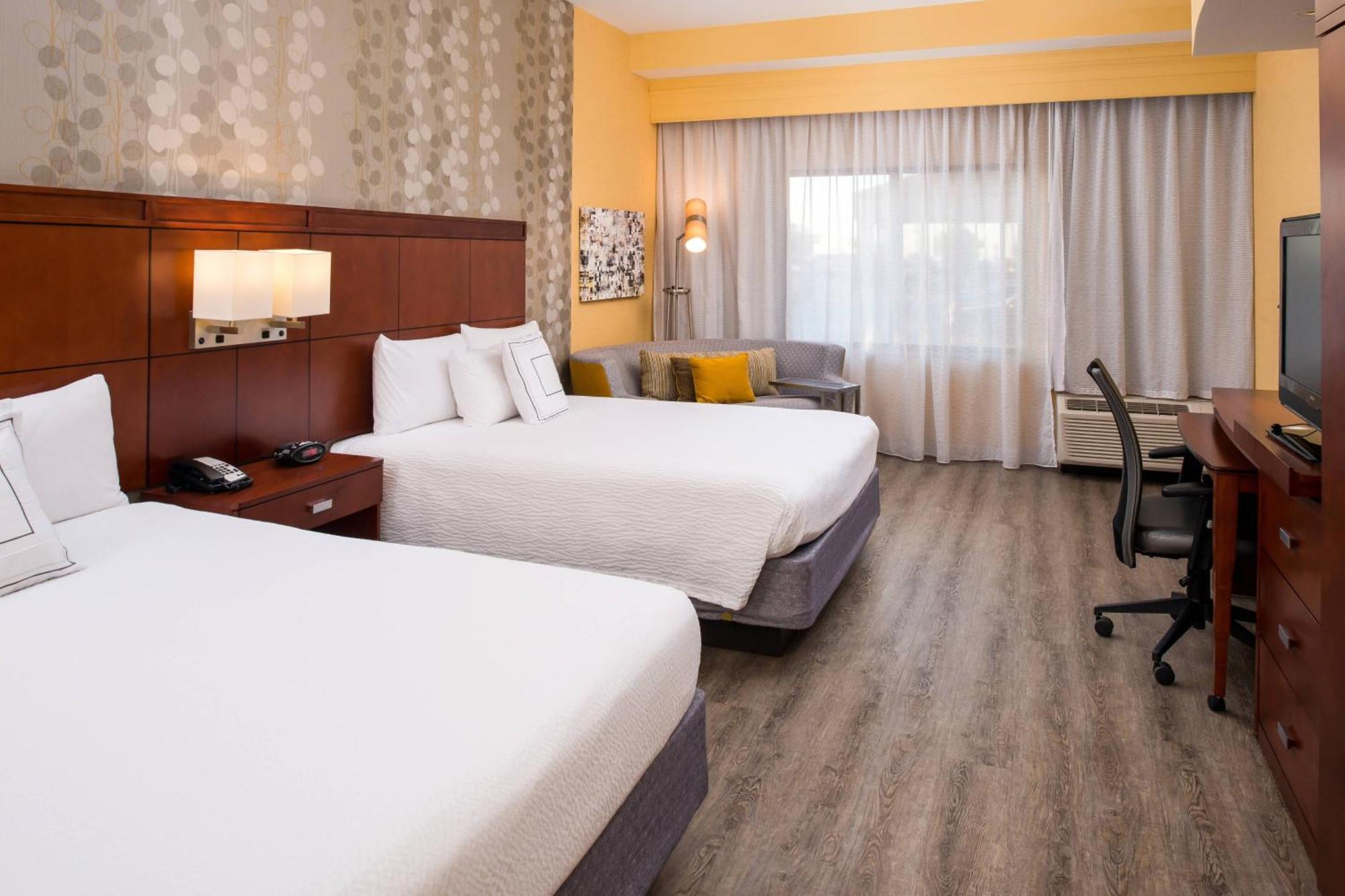 คอร์ตยาร์ด วิคเตอร์วิลล์ เฮสเพอเรีย Hotel เฮสเปอเรีย ภายนอก รูปภาพ