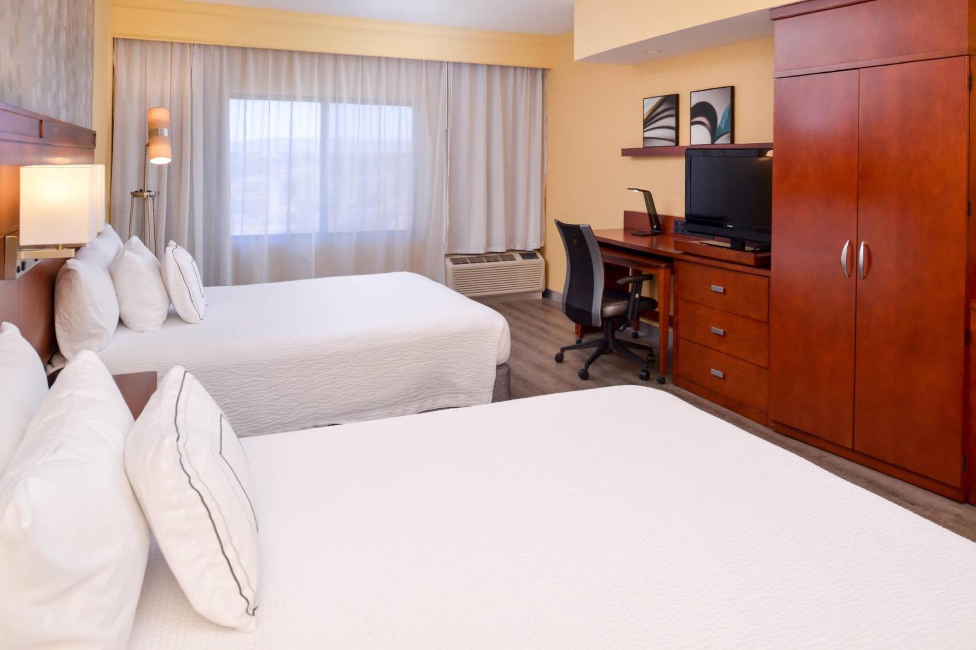 คอร์ตยาร์ด วิคเตอร์วิลล์ เฮสเพอเรีย Hotel เฮสเปอเรีย ภายนอก รูปภาพ